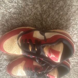 Boys used Jordan cleats